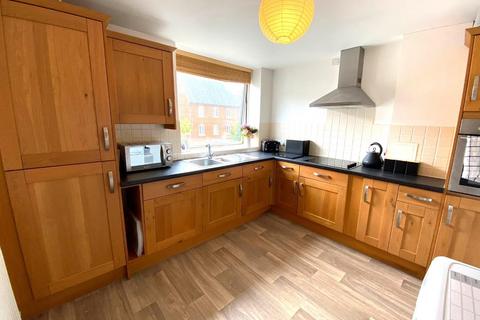 2 bedroom apartment to rent, High Street, Northampton NN5