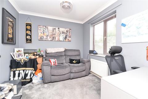 7 Spinacre, Barton On Sea, New Milton, BH25 7DF
