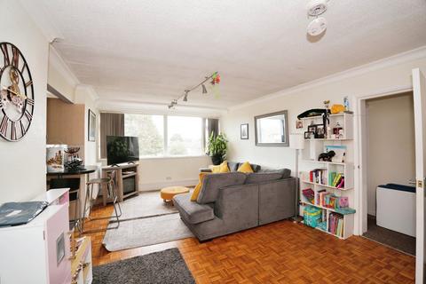 2 bedroom flat for sale, Ashurst Drive, BARKINGSIDE, IG6