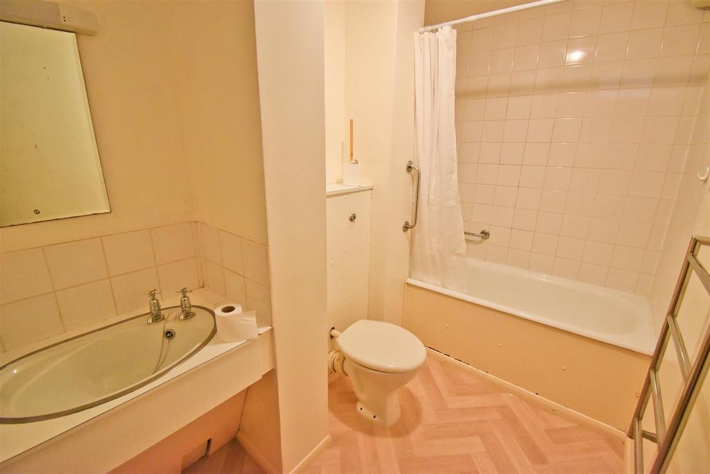 Bathroom.jpg