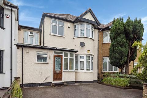 4 bedroom semi-detached house for sale, Clifton Avenue, Stanmore, HA7