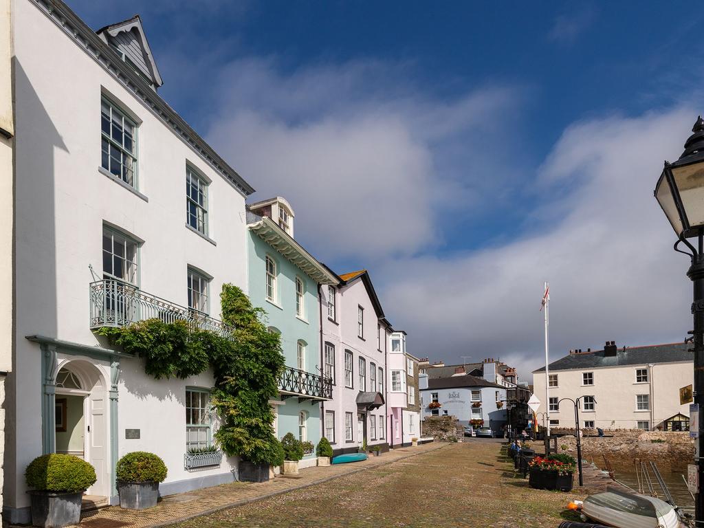 Mission House, Dartmouth, External