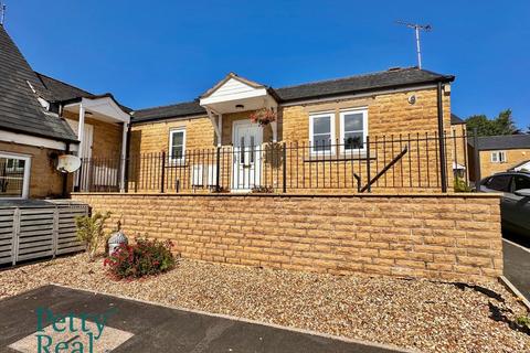 2 bedroom semi-detached bungalow for sale, Sir William Hartley Court, Colne