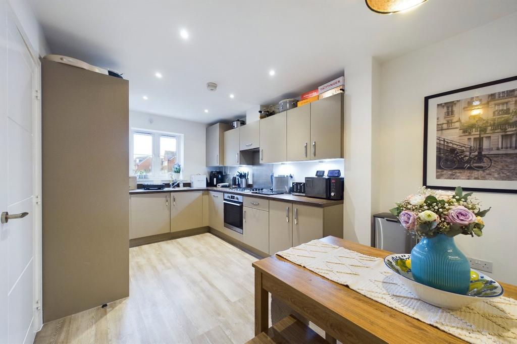 Kitchen/Dining