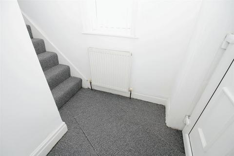 10 Leafield Avenue, Bradford, BD2 3SD