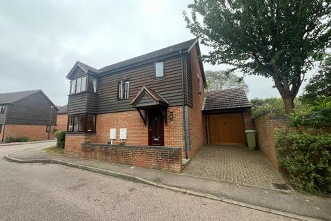 3 bedroom detached house to rent, Middleton