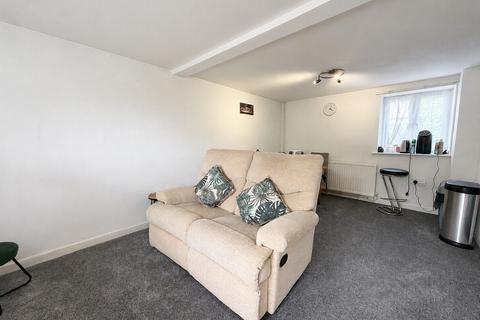 2 bedroom terraced house to rent, Newland, Witney OX28