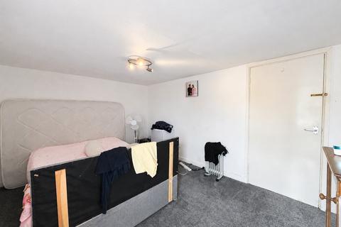 2 bedroom terraced house to rent, Newland, Witney OX28