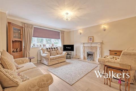 3 bedroom detached house for sale, Hillside Walk, The Homesteads, Brentwood