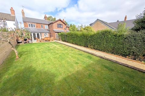 3 bedroom cottage for sale, Crewe Road, Sandbach