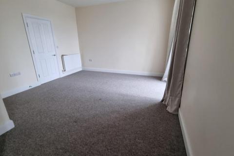 2 bedroom apartment to rent, Main Street, Pembroke