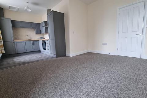 2 bedroom apartment to rent, Main Street, Pembroke