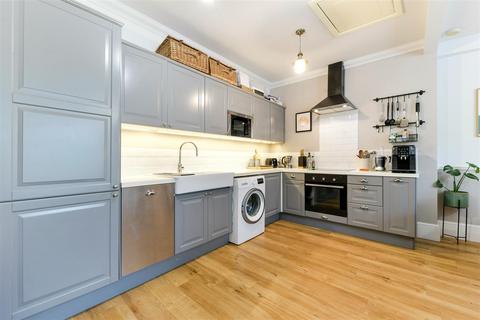 2 bedroom maisonette for sale, Church Street, Epsom