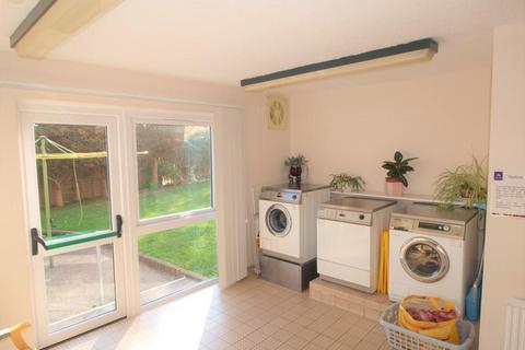 1 bedroom flat for sale, Brookside Avenue, Polegate BN26