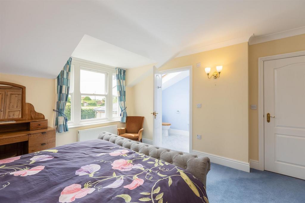 Bedroom 2 Suite