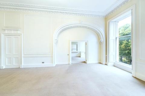 2 bedroom flat to rent, Royal Circus, New Town, Edinburgh, EH3