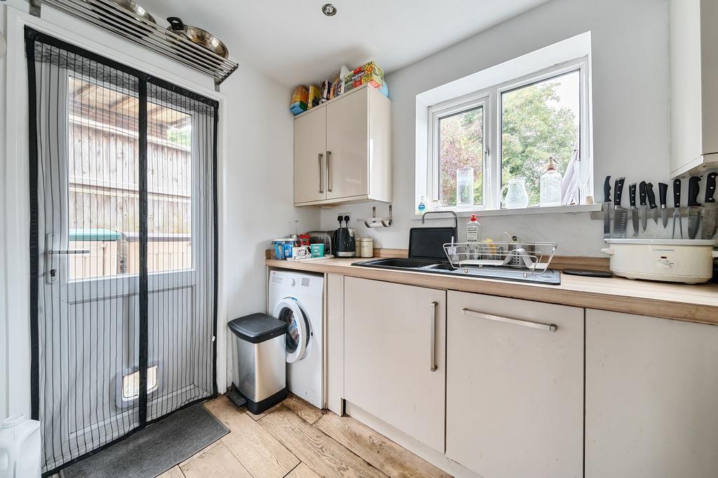 Kitchen (2)