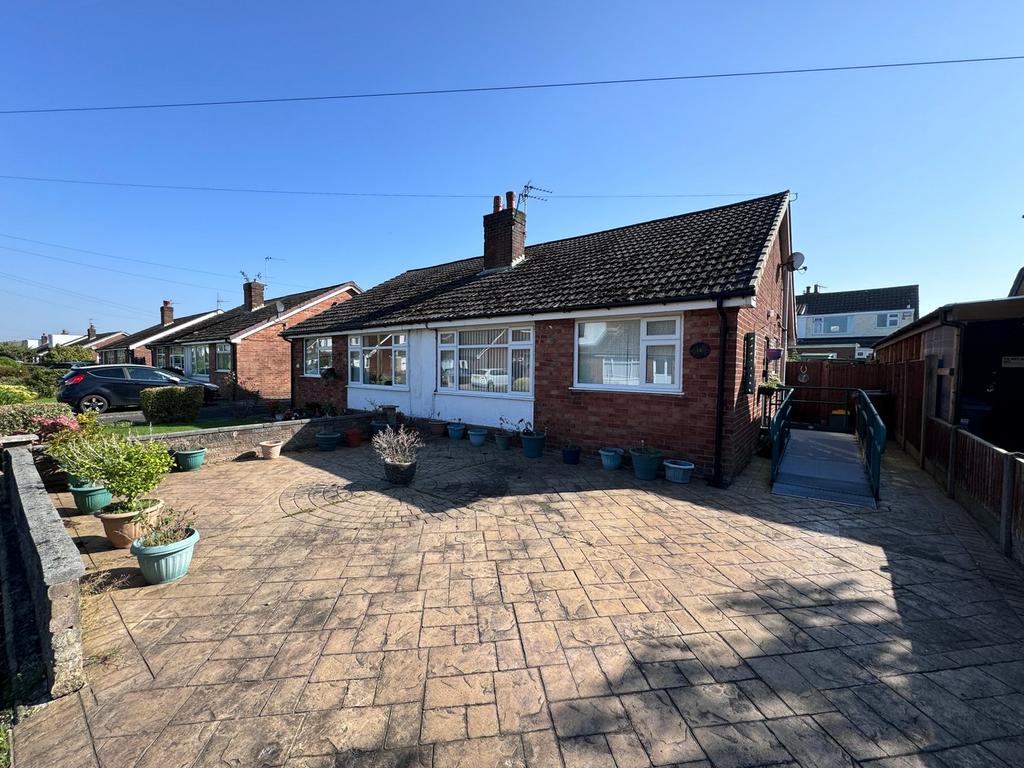 Great Gill, Walmer Bridge, Preston, PR4 2 bed semidetached bungalow for sale £209,950