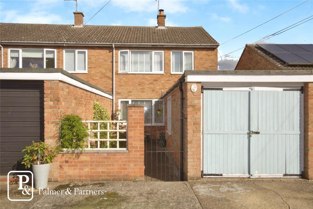 Luard Way, Birch, Colchester, Essex, CO2 2 bed end of terrace house - £ ...