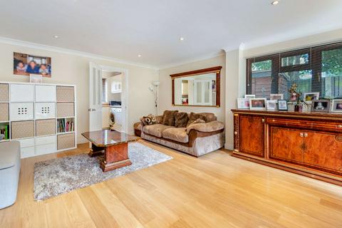 31 Newark Road, Windlesham, GU20 6NE