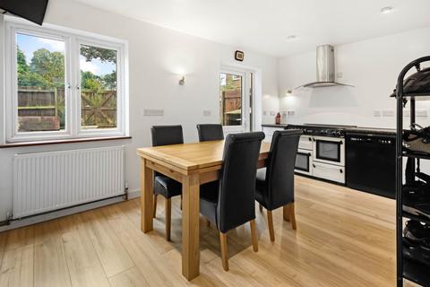 6 Oakengates, Bracknell, RG12 7QJ