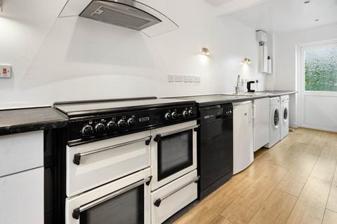 6 Oakengates, Bracknell, RG12 7QJ