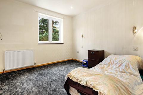 6 Oakengates, Bracknell, RG12 7QJ