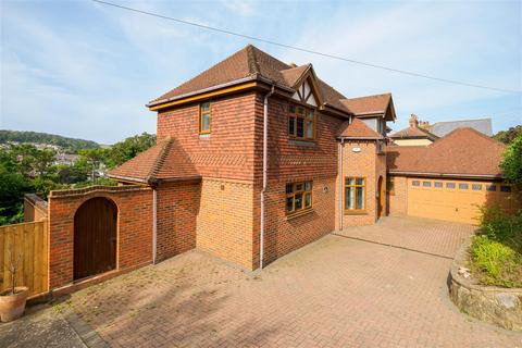 5 bedroom detached house for sale, Sundown, London Road, River