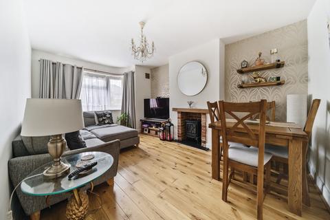 84 Moremead Road, London, SE6 3LT