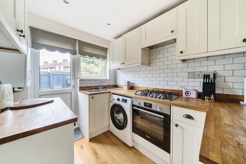 84 Moremead Road, London, SE6 3LT