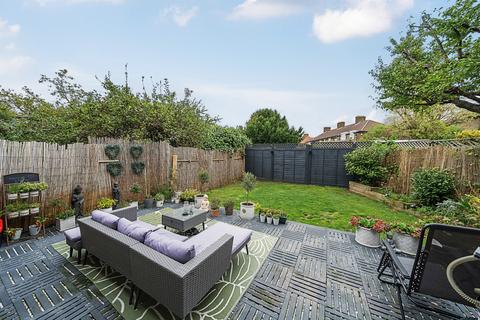 84 Moremead Road, London, SE6 3LT