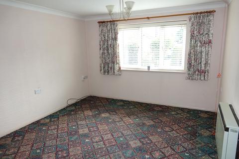 2 bedroom ground floor flat for sale, St Nicholas Court, Middleton-on-Sea