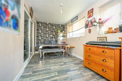 9 Aldrin Close, Stafford, ST16 3SZ