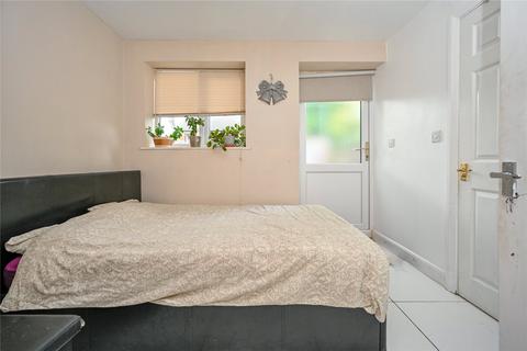 9 Aldrin Close, Stafford, ST16 3SZ