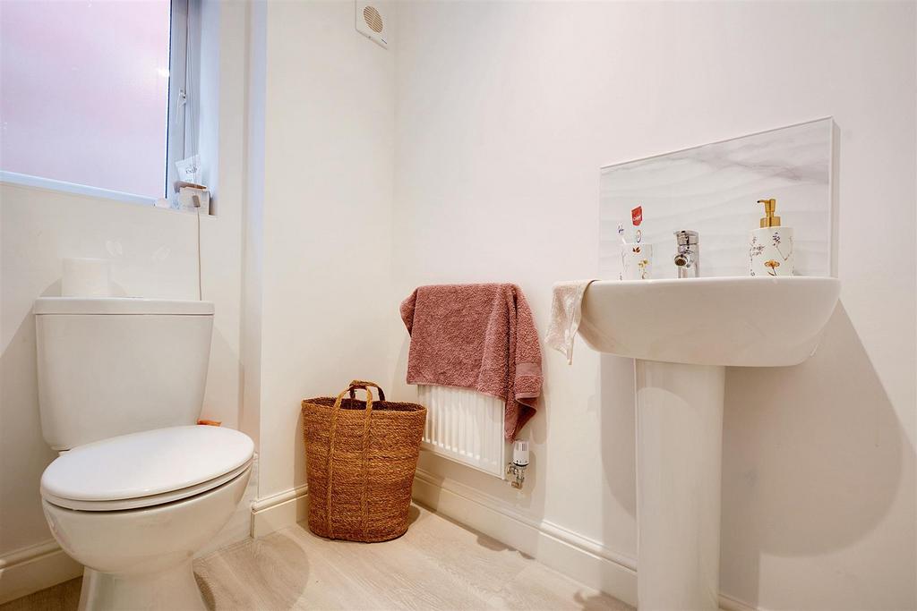 Bathroom 2.jpeg