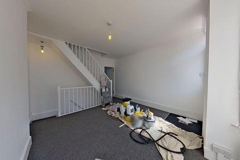 3 bedroom terraced house to rent, Clarendon Street, Dover