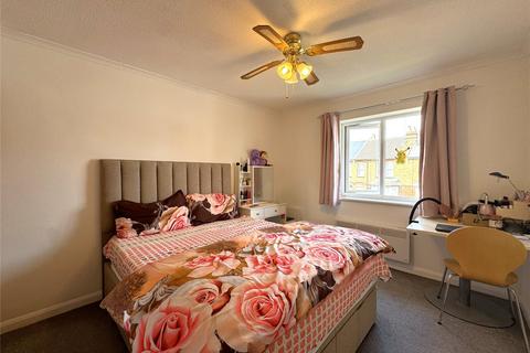 1 bedroom flat for sale, Hermitage Court, Staines TW18