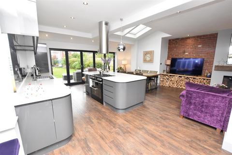17 Cumberland Avenue, Grimsby, DN32 0BT
