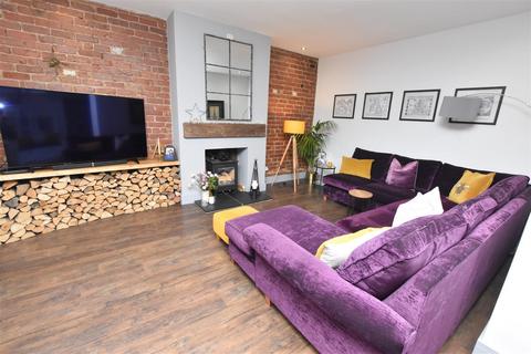 17 Cumberland Avenue, Grimsby, DN32 0BT