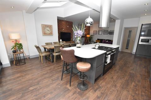 17 Cumberland Avenue, Grimsby, DN32 0BT
