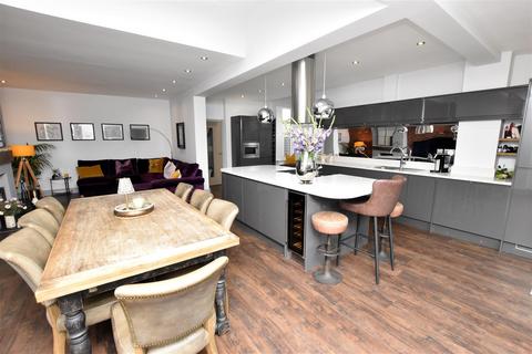 17 Cumberland Avenue, Grimsby, DN32 0BT