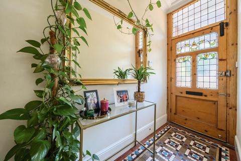 16 Sherborne Gardens, London, W13 8AS
