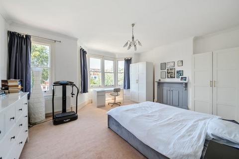 16 Sherborne Gardens, London, W13 8AS