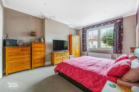 5 Amherst Avenue, London, W13 8NQ