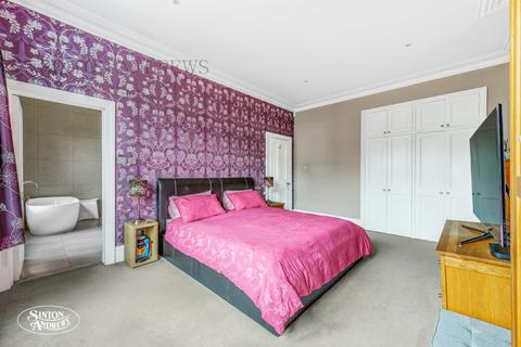 5 Amherst Avenue, London, W13 8NQ