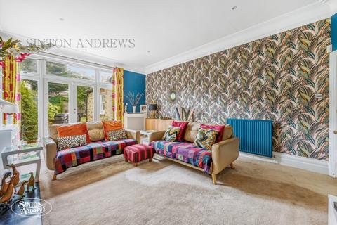 5 Amherst Avenue, London, W13 8NQ