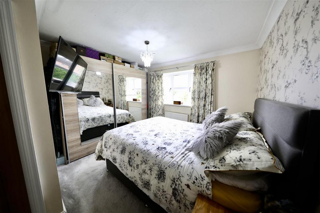 26 Orchard Croft - Bed 1.jpg