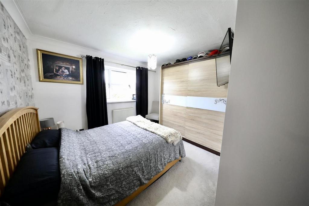 26 Orchard Croft - Bedroom 2.jpg