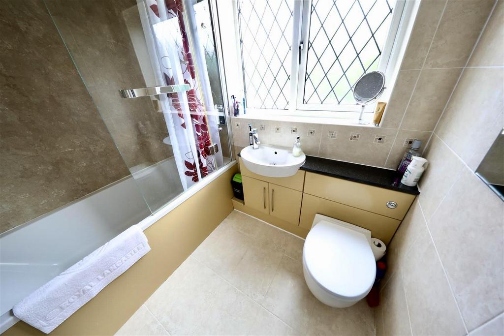 26 Orchard Croft - Bathroom.jpg