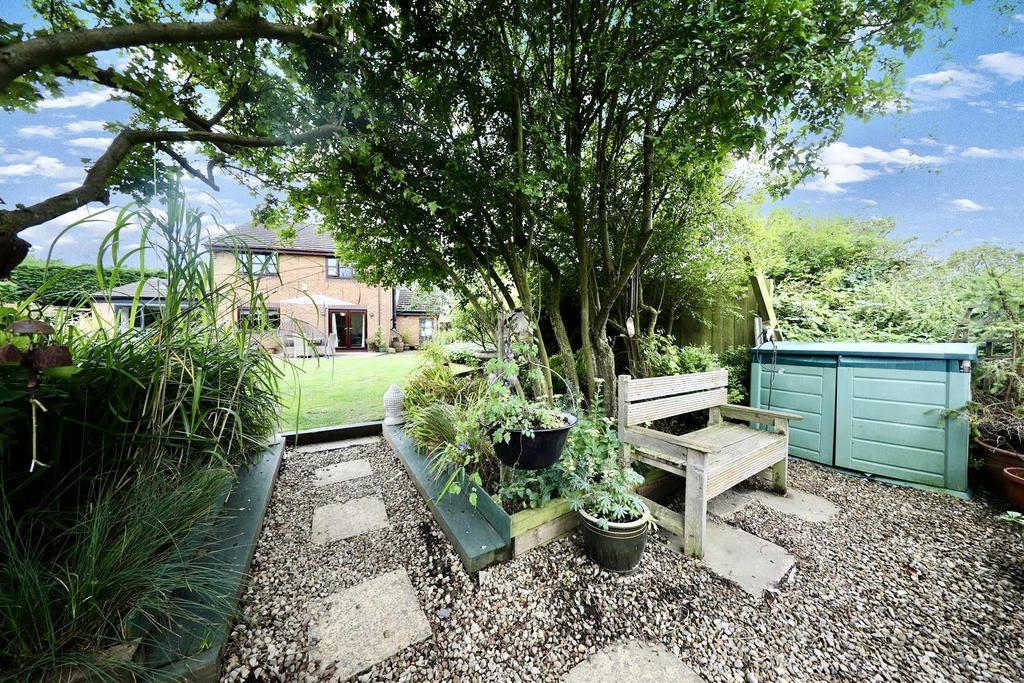 26 Orchard Croft - Garden 4 edit.jpg